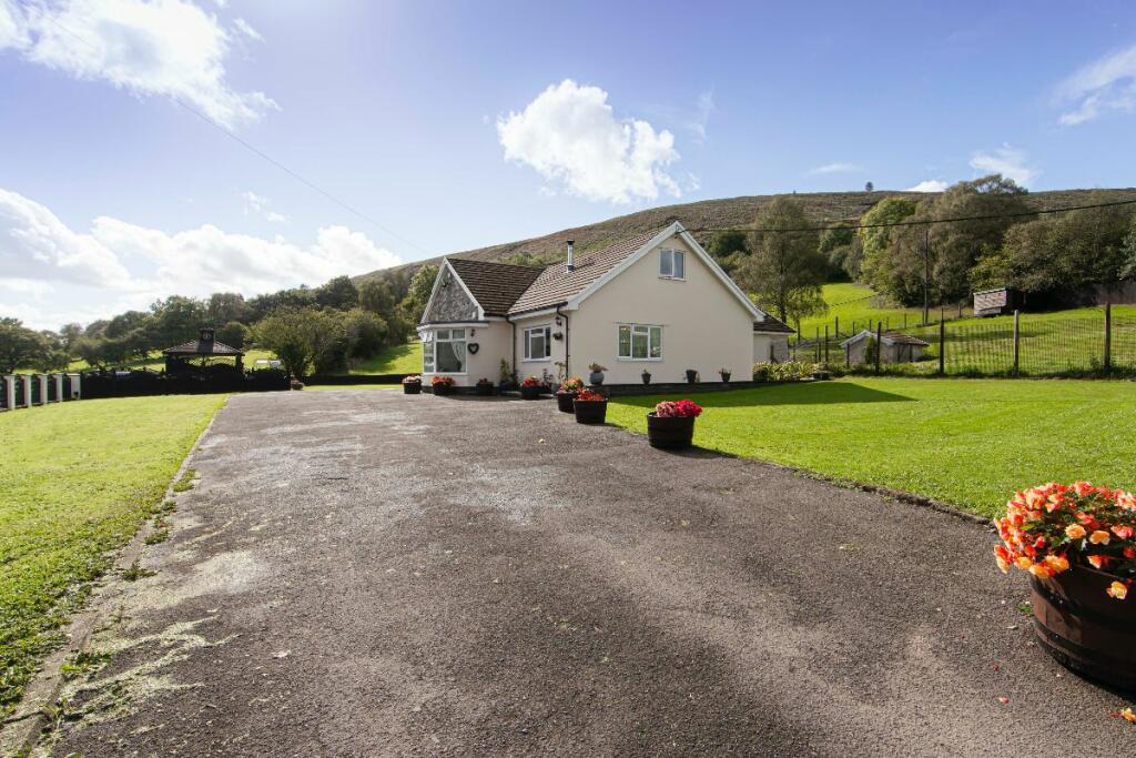 Additional image 2 of Ty'R-y-Wen Farm, Bedlinog, Treharris