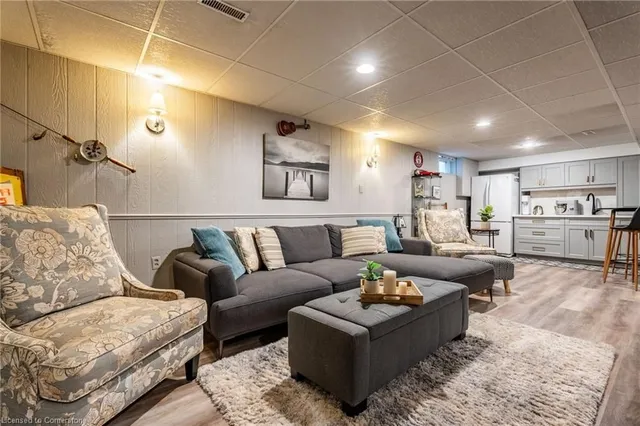 Additional image 38 of 371 Knightsbridge Cres