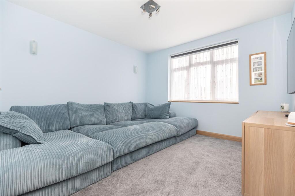 Additional image 11 of Bespoke Extended Chalet Bungalow on Cheddington Road