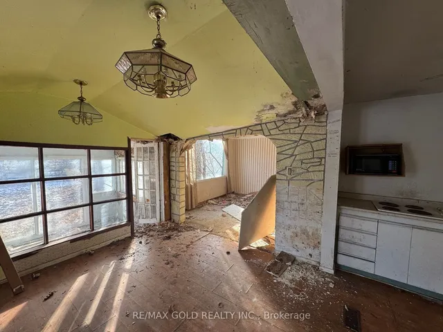 Additional image 7 of 1040 Brook View Ave