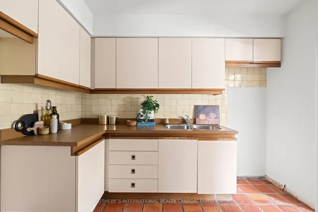 Additional image 8 of 149 South Dr Unit 5