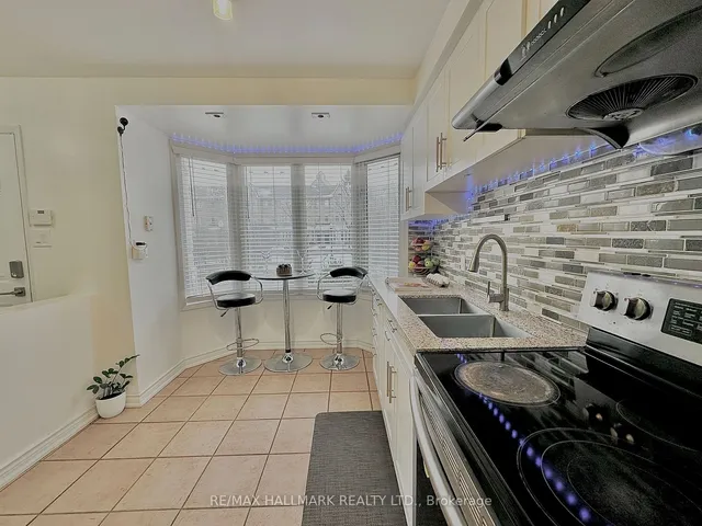 Additional image 4 of 28 Rosebank Dr Unit 1107