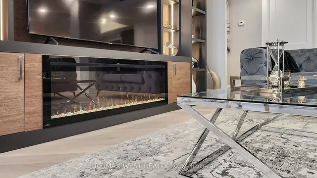 Additional image 9 of 900 Yonge St Unit 1403