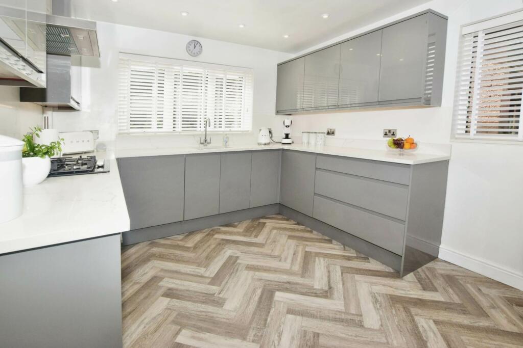 Additional image 17 of Dibbinview Grove, Spital