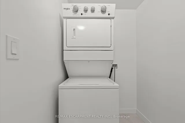 Additional image 17 of 460 Dundas St Unit 422