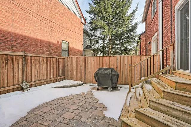 Additional image 35 of 158 Roslin Ave