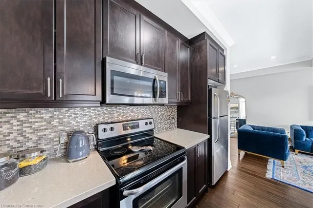 Additional image 17 of 75 Southshore Cres