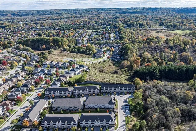 Additional image 42 of 32 Forest Valley Cres