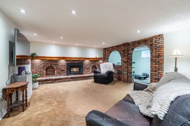 Additional image 27 of 2 Maria Crt