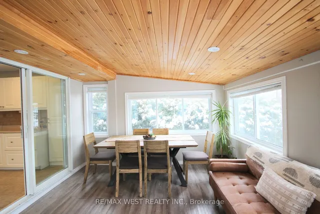 Additional image 17 of 10 Frances Ave