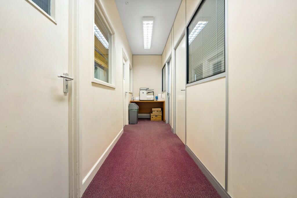 Additional image 6 of 256 Cowbridge Road East