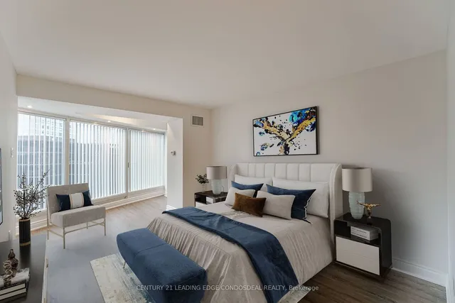 Additional image 21 of 33 University Ave Unit 1905