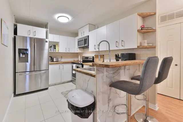 Additional image 10 of 2010 Cleaver Ave Unit 120