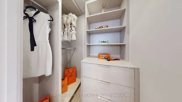 Additional image 33 of 900 Yonge St Unit 1403