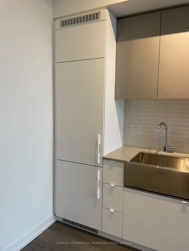 Additional image 12 of 270 Dufferin St Unit 1023