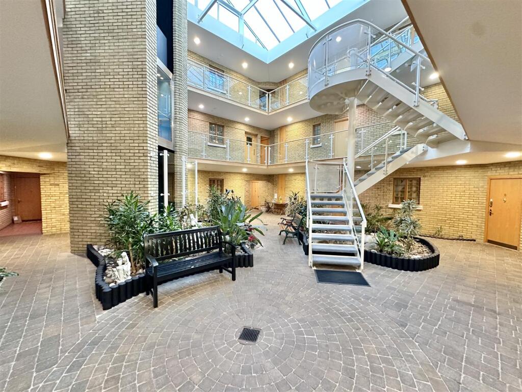 Additional image 2 of Whincroft Close, Ferndown