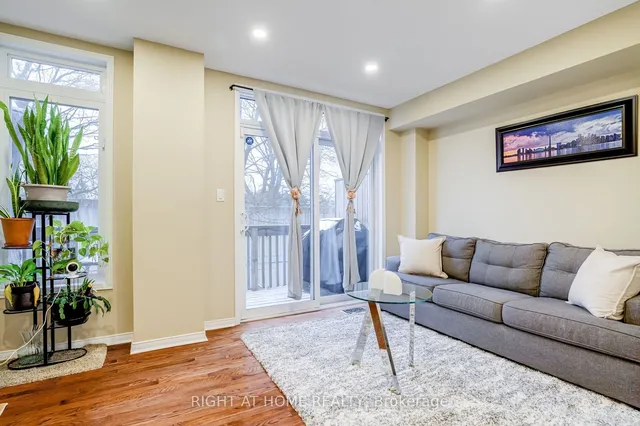 Additional image 5 of 74 Stagecoach Circ