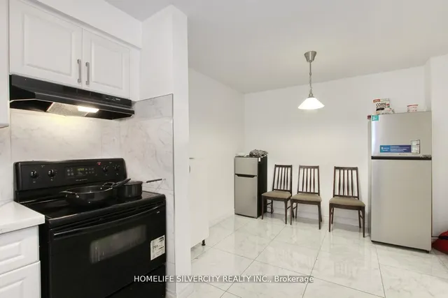 Additional image 7 of 2012 Martin Grove Rd Unit 46