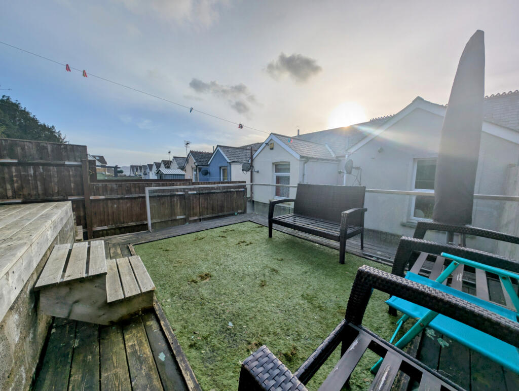 Additional image 25 of The Triangle, Caegarw