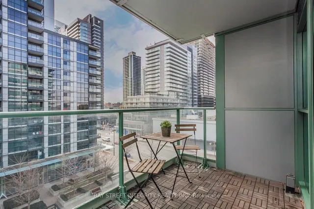 Additional image 9 of 15 Singer Crt Unit 715