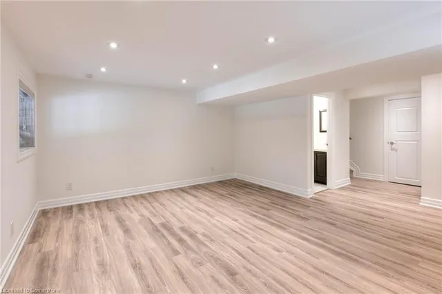 Additional image 30 of 51 Meadowridge St