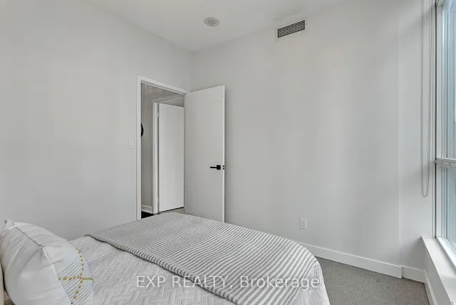 Additional image 23 of 126 Simcoe St Unit 1407