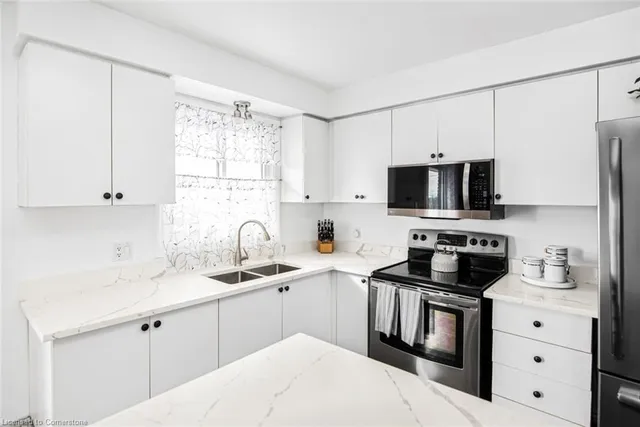 Additional image 3 of 725 Mud St