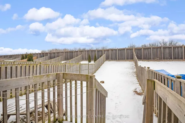 Additional image 32 of 359 Bussel Cres