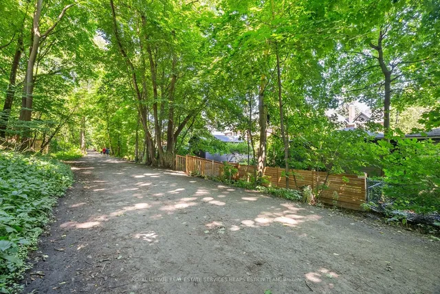 Additional image 40 of 241 Chaplin Cres