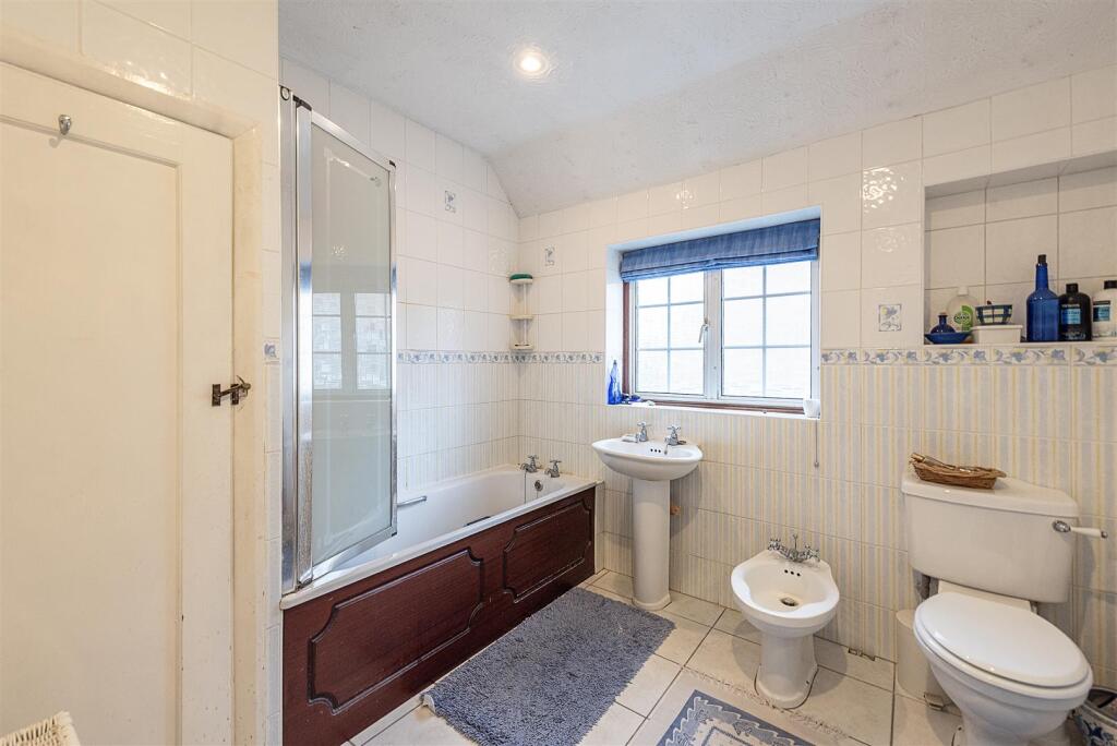 Additional image 10 of Roundwood Park, Harpenden
