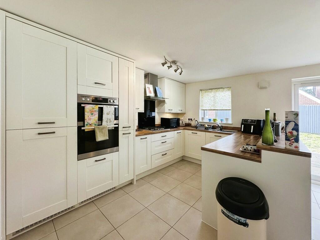 Additional image 4 of Brambling Crescent, Penallta, Hengoed