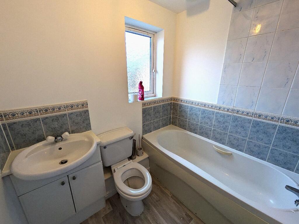 Additional image 8 of Third Floor Apartment, Glan Y Mor, Y Rhodfa, Barry, CF63 4BB