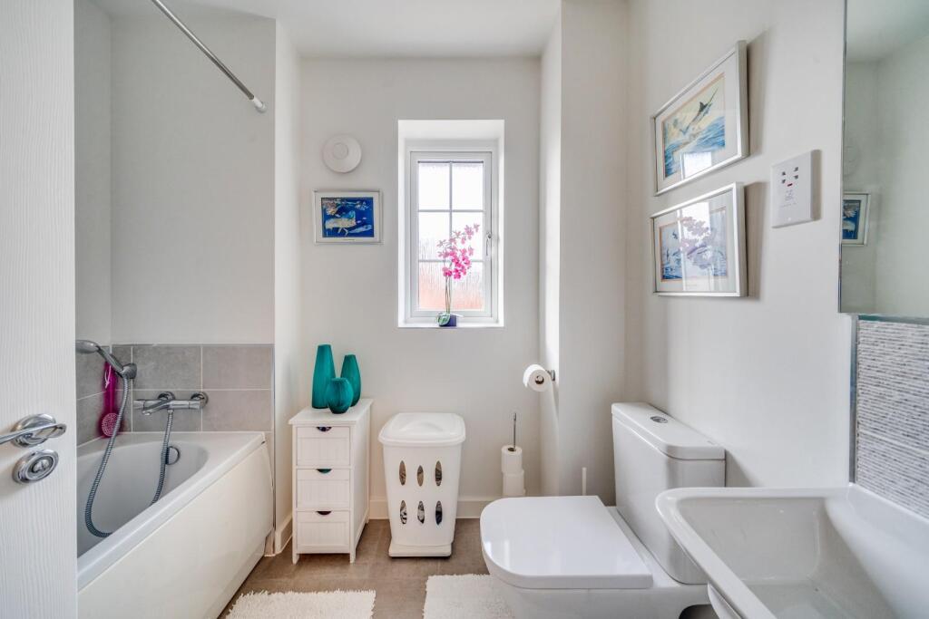 Additional image 9 of Well presented family home in Yatton's Chestnut Park