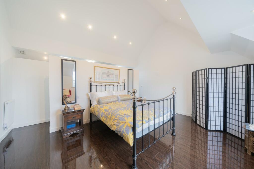 Additional image 18 of East O' Hills Close, Heswall, Wirral, CH60