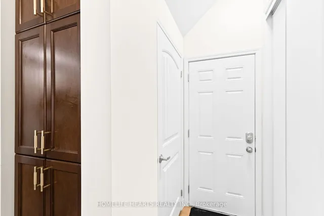 Additional image 21 of 915 Penson Cres