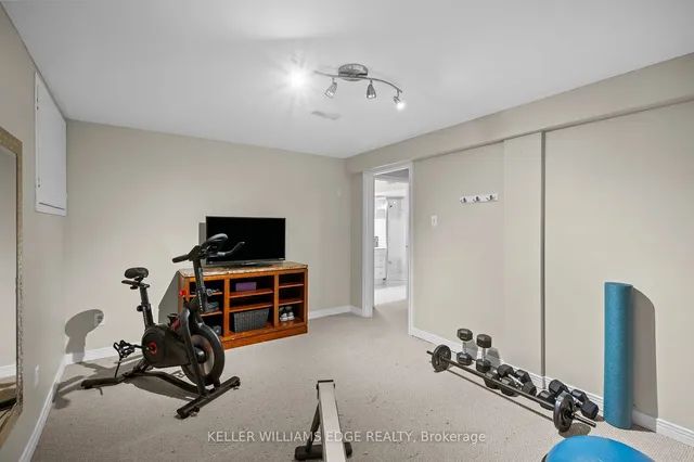 Additional image 32 of 2109 Country Club Dr