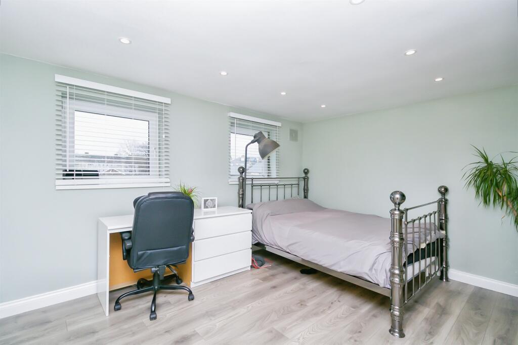 Additional image 7 of Kent Green, Barry