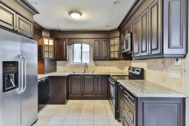 Additional image 4 of 262 Poyntz Ave