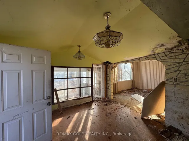Additional image 8 of 1040 Brook View Ave
