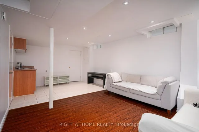 Additional image 24 of 65 Longsword Dr