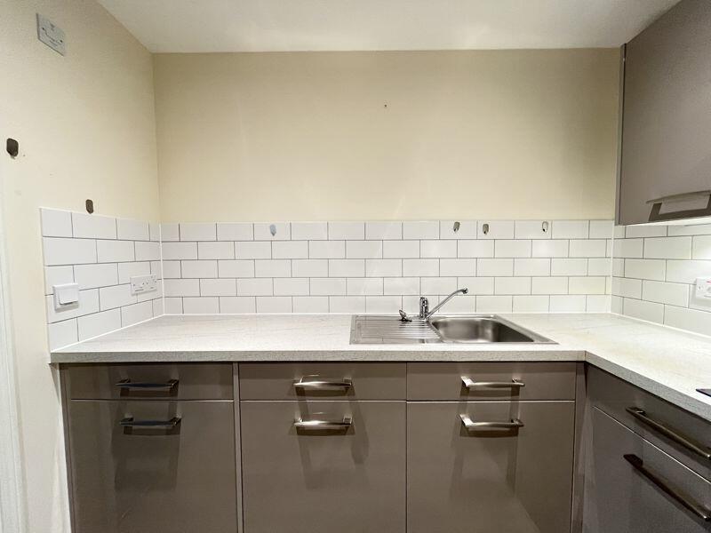 Additional image 8 of 12 De Clare Lodge, Cowbridge, The Vale of Glamorgan CF71 7FR