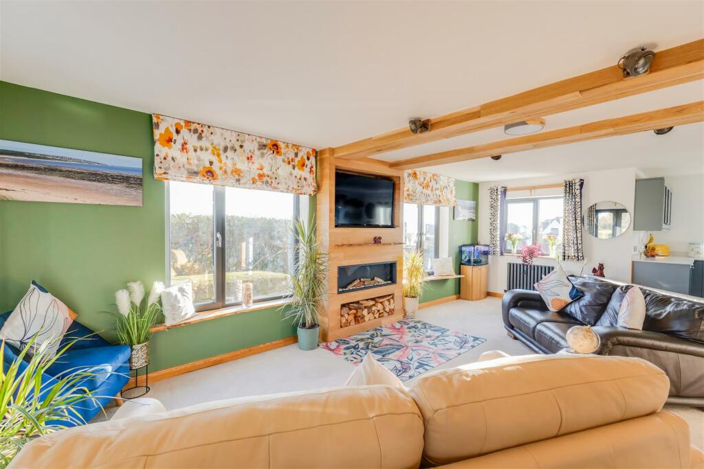 Additional image 14 of Cypress Gardens, Porthcawl, Bridgend County Borough, CF36 5BZ