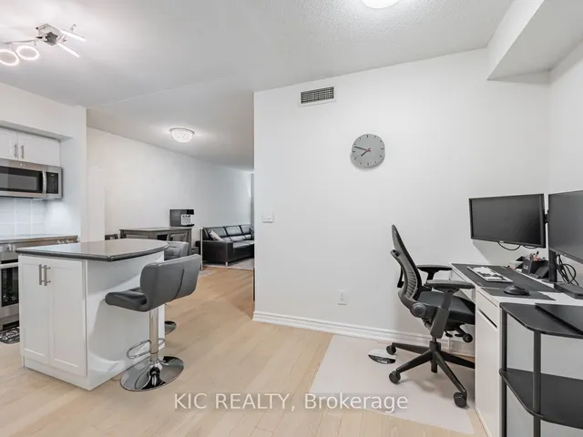 Additional image 2 of 250 Wellington St Unit 1727