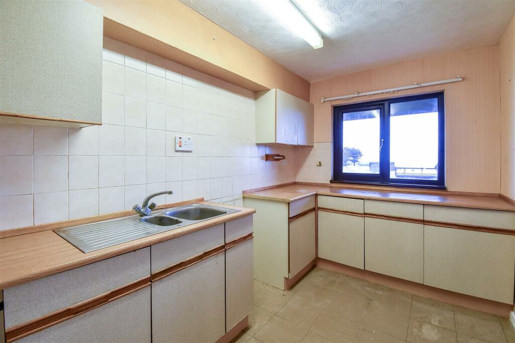 Additional image 3 of Heol-Y-Gaer, Barry