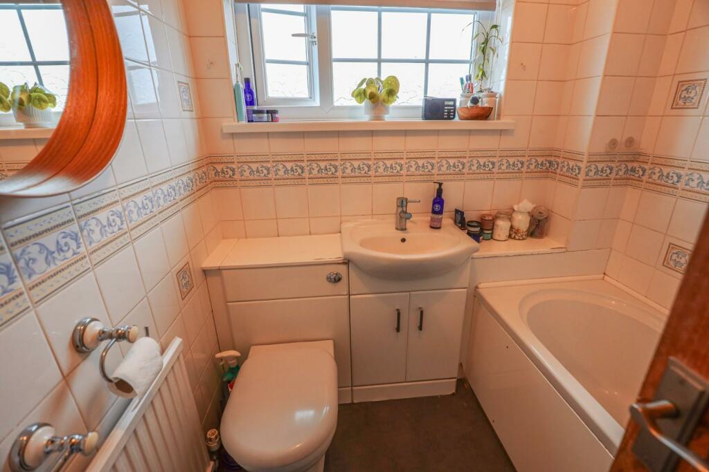 Additional image 8 of 2 Eurgan Close, Llantwit Major, Vale Of Glamorgan, CF61 1QY