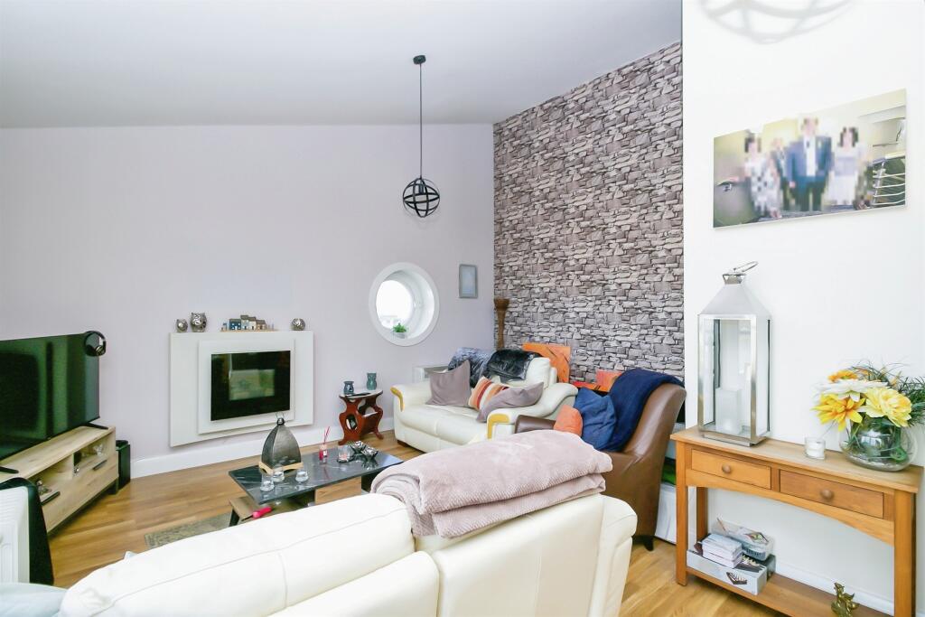 Additional image 2 of Glanfa Dafydd, Barry