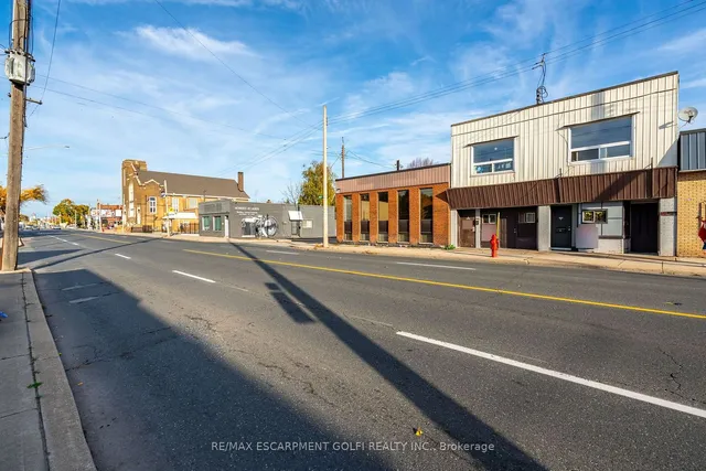 Additional image 3 of 1221 - 1223 MAIN St