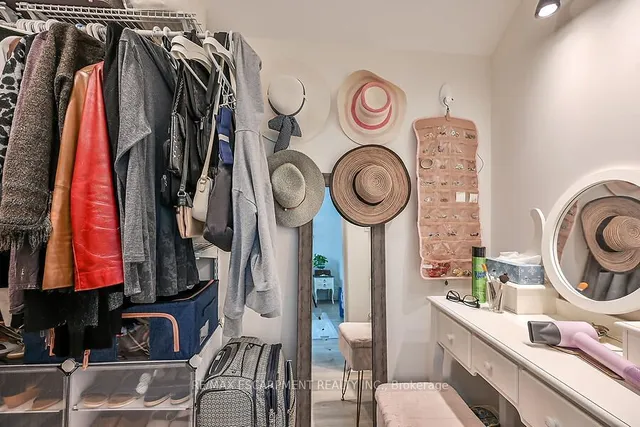 Additional image 17 of 214 East Ave