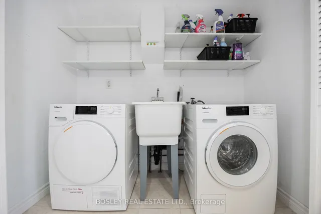 Additional image 31 of 38 Queens Dr