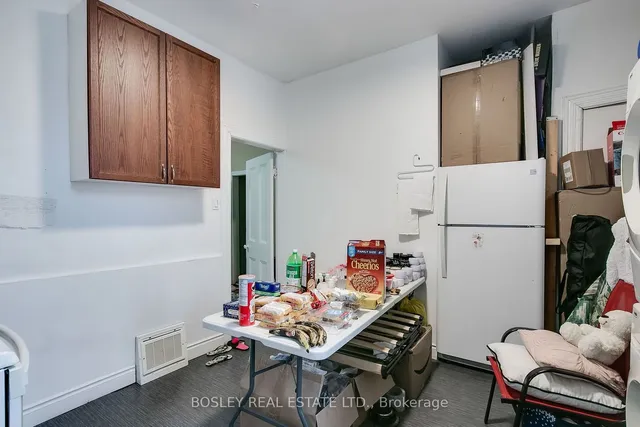 Additional image 30 of 133 Carlaw Ave